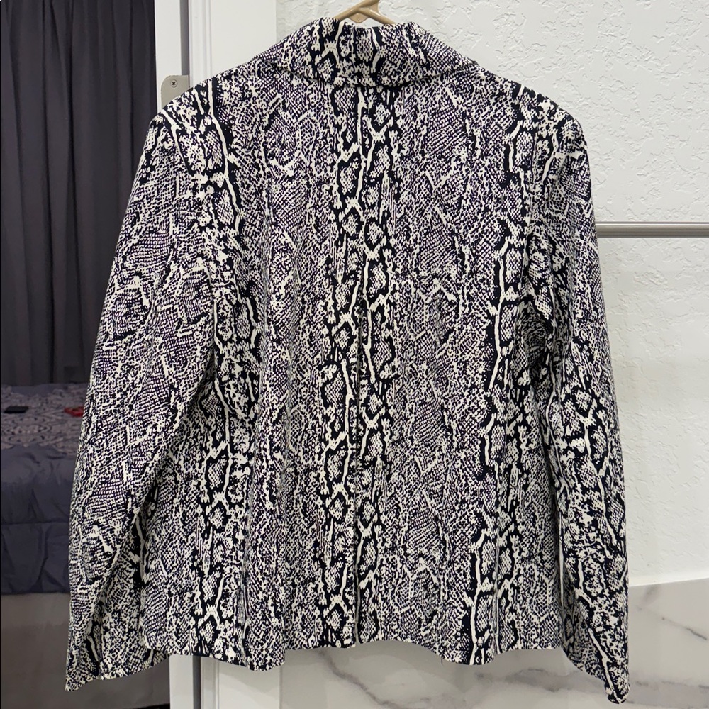 Emma G Black and White Python Print Blazer, has p… - image 4